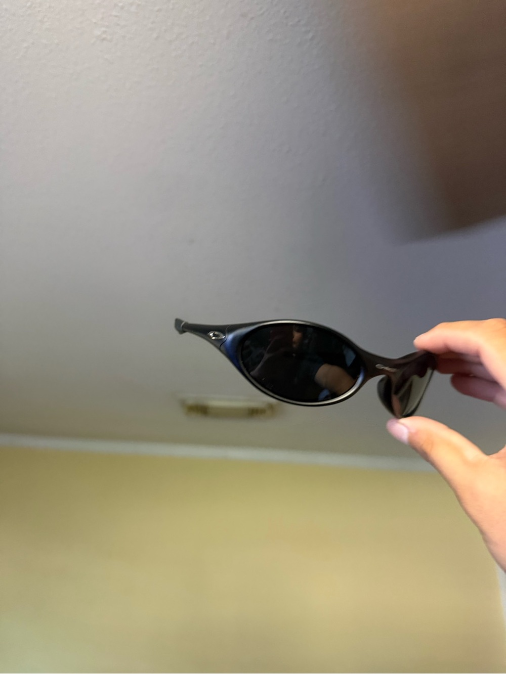 Men's Black Oval Sunglasses - Sleek Retro Style Oakley